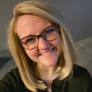 Meet your Posher, Courtney